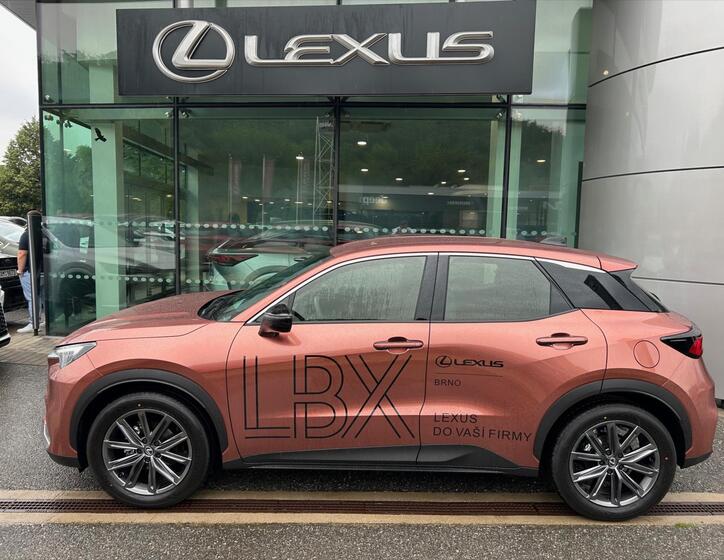 Lexus LBX 2