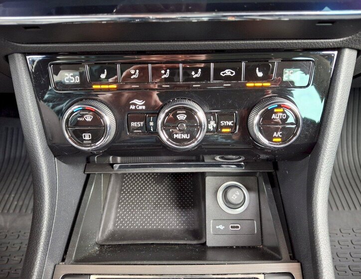 Škoda Superb Sedan / Limuzína 2,0 l 110 kw