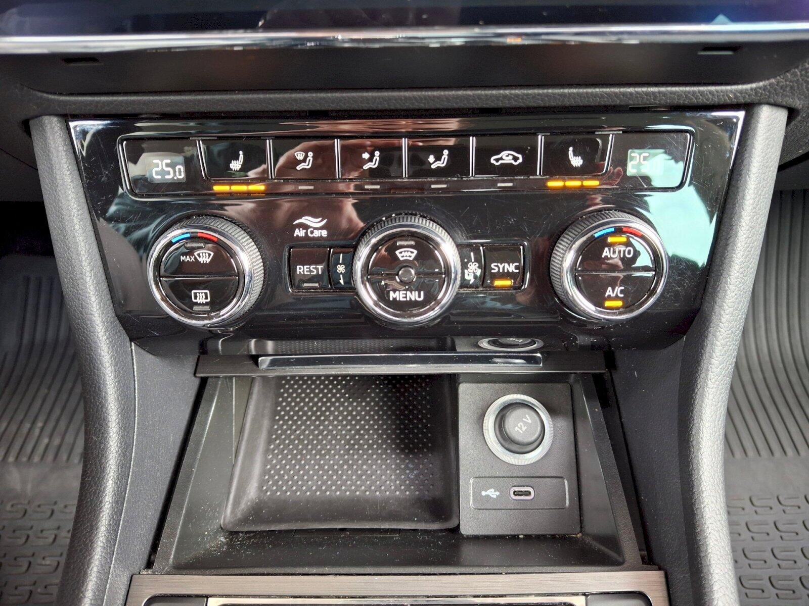 Škoda Superb Sedan / Limuzína 2,0 l 110 kw