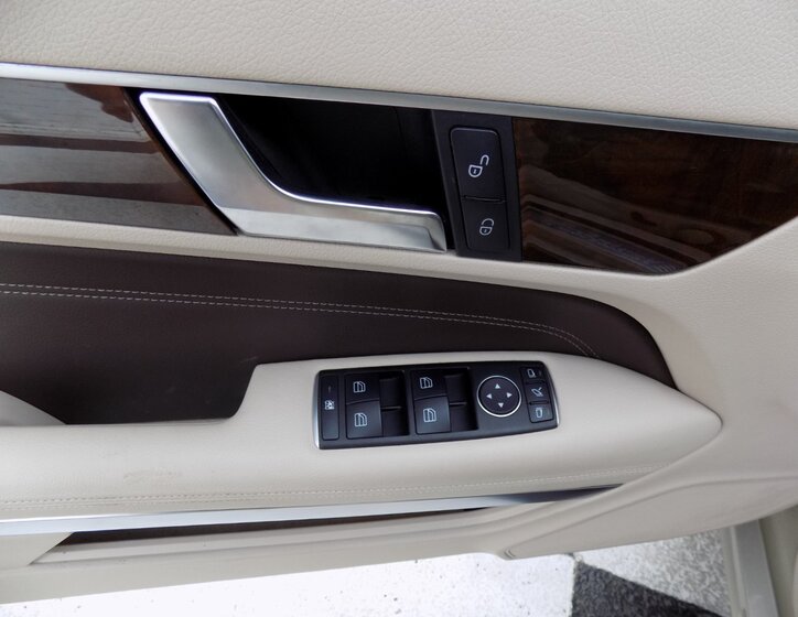 Mercedes-Benz Třídy E 18