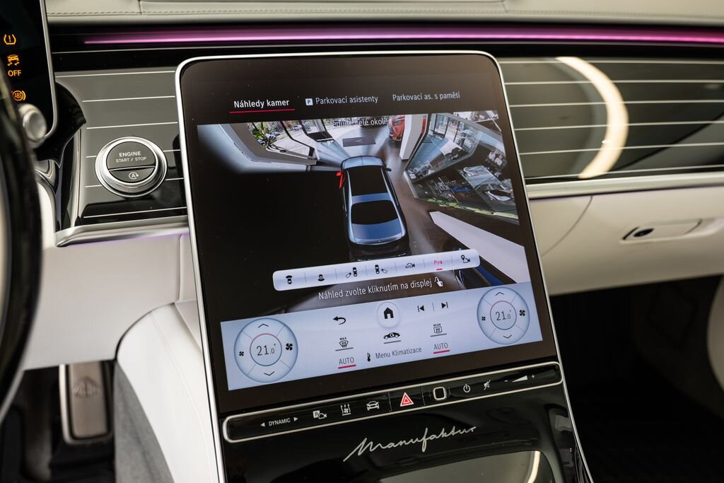 Mercedes-Benz Ostatní Sedan / Limuzína 6,0 l 450 kw