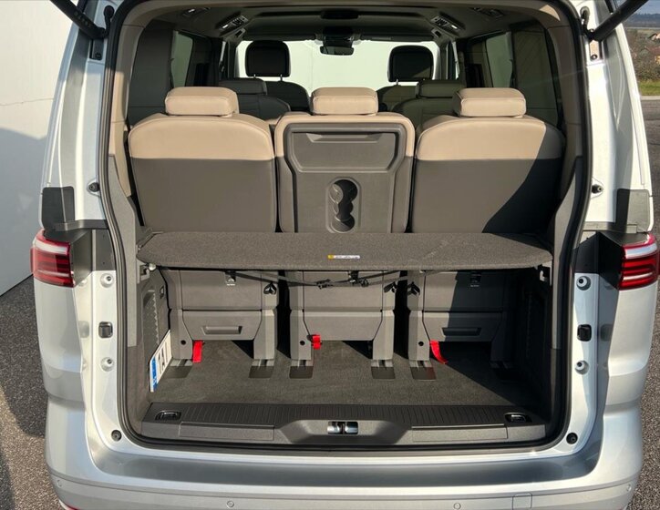 Volkswagen Multivan 14