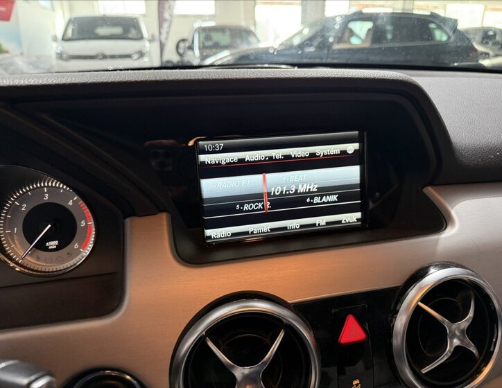 Mercedes-Benz GLK 13