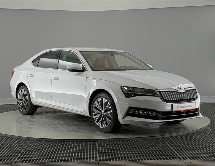 Škoda Superb Liftback 1,4 l 160 kw