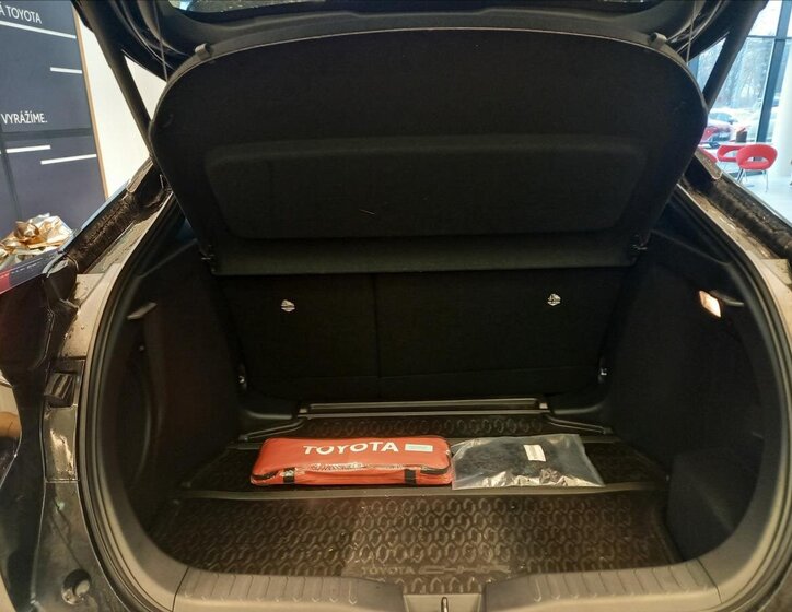 Toyota C-HR Hatchback 2,0 l 112 kw