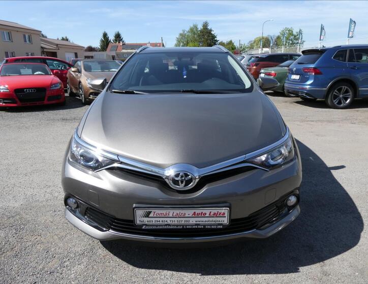 Toyota Auris 2