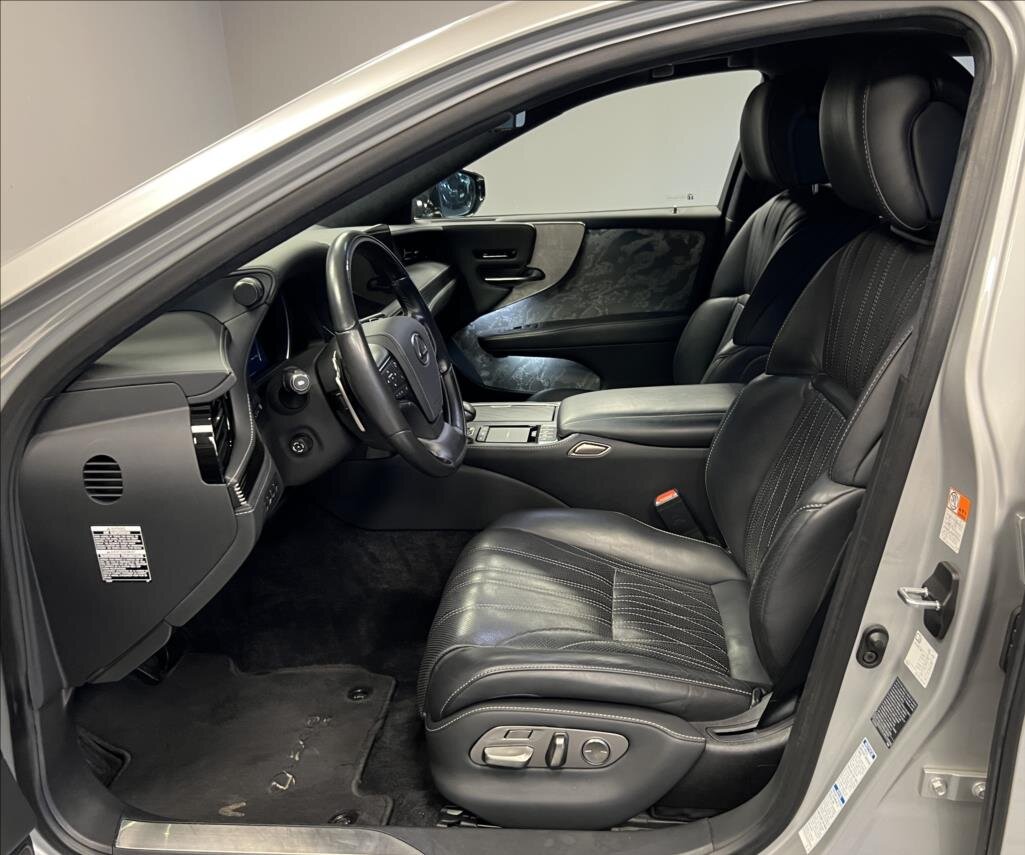 Lexus LS 500h Sedan / Limuzína 3,5 l 264 kw