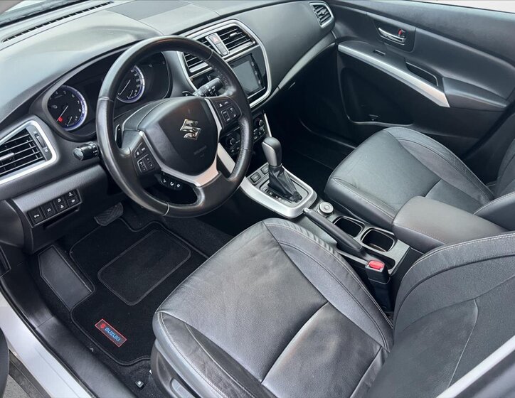 Suzuki SX4 S-Cross 13