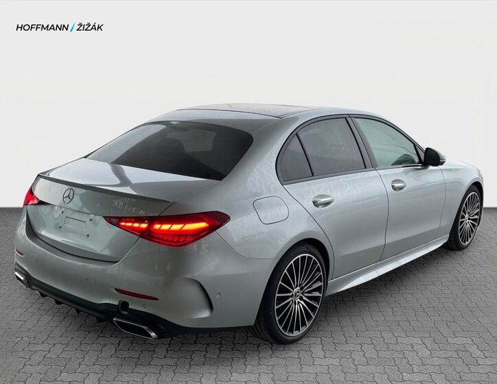Mercedes-Benz Třídy C Sedan 2,0 l 145 kw