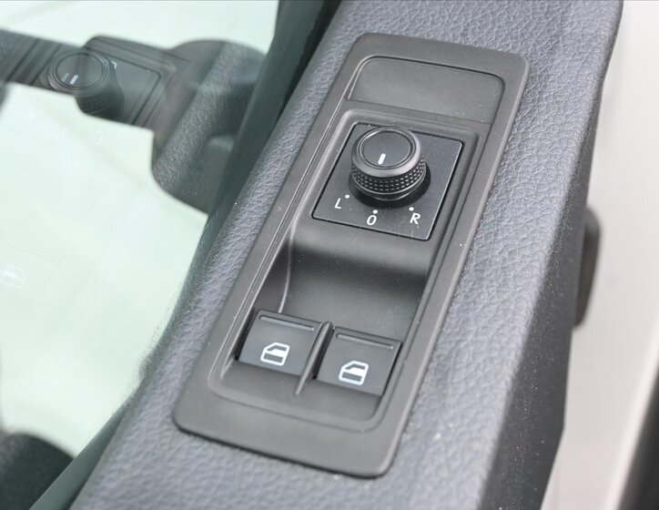 Volkswagen Transporter Valník 2,0 l 110 kw