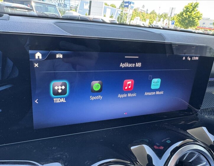 Mercedes-Benz GLB 12