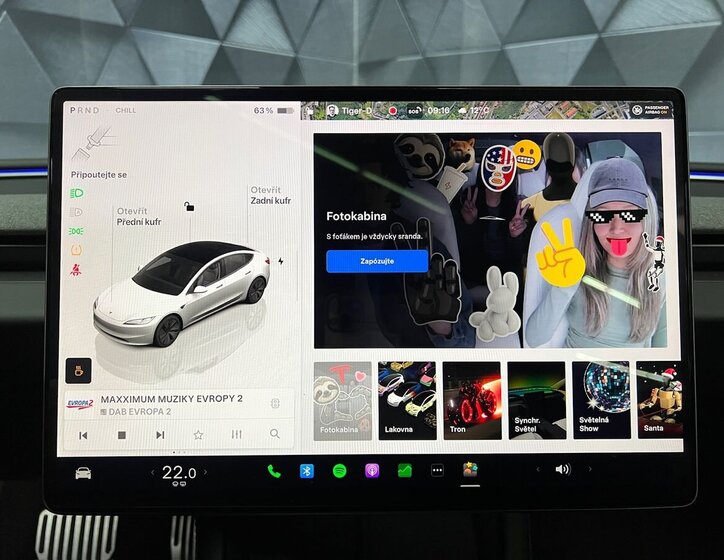 Tesla Model 3 Sedan 0,0 324 kw