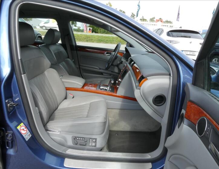 Volkswagen Phaeton 22