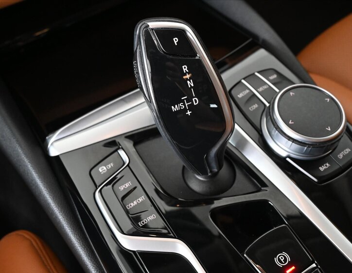 BMW Řada 5 Kombi 3,0 l 210 kw