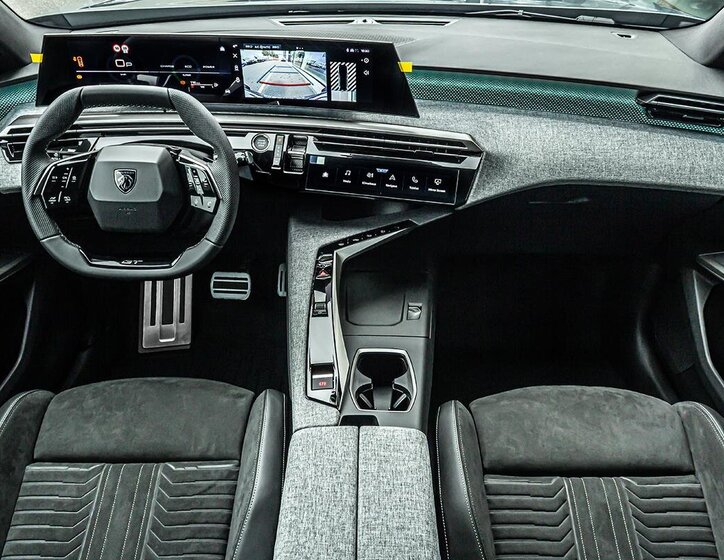 Peugeot 5008 SUV 1,2 l 107 kw