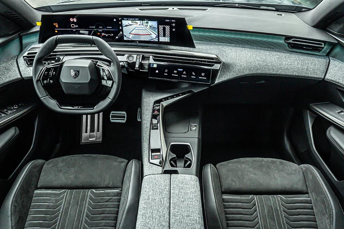 Peugeot 5008 SUV 1,2 l 107 kw