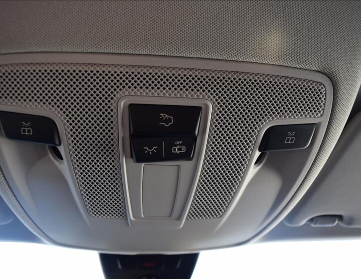 Mercedes-Benz GLA 52