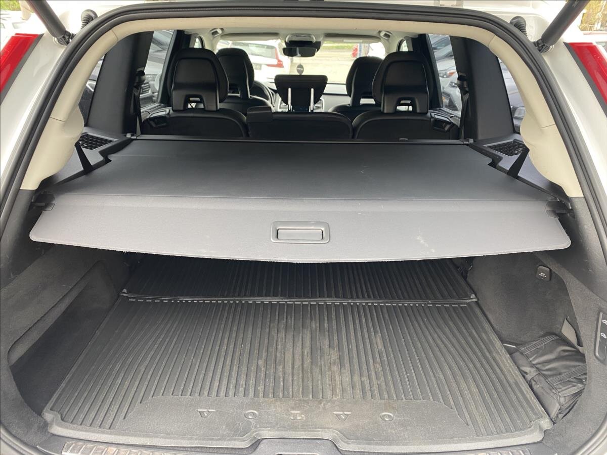 Volvo XC90 SUV / Terénní 2,0 l 173 kw