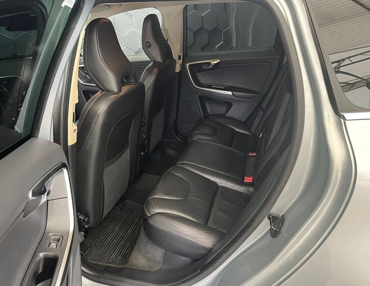 Volvo XC60 SUV / Terénní 2,0 l 120 kw