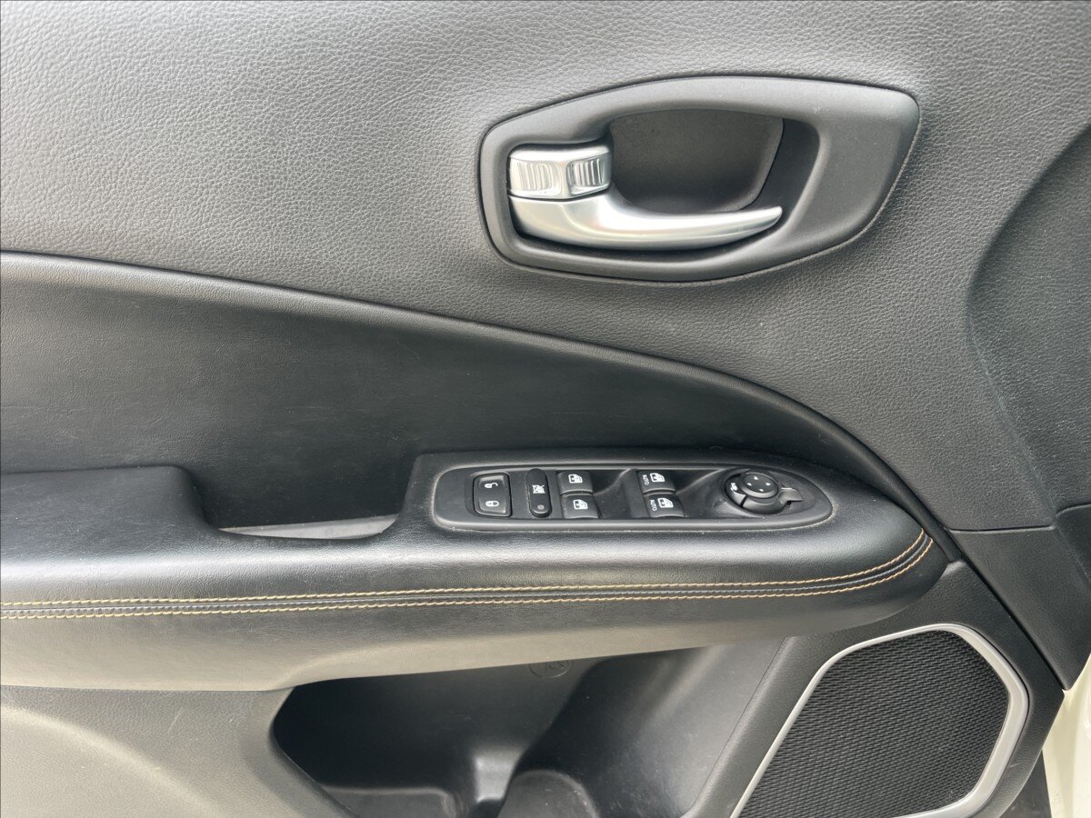 Jeep Compass SUV / Terénní 2,0 l 103 kw