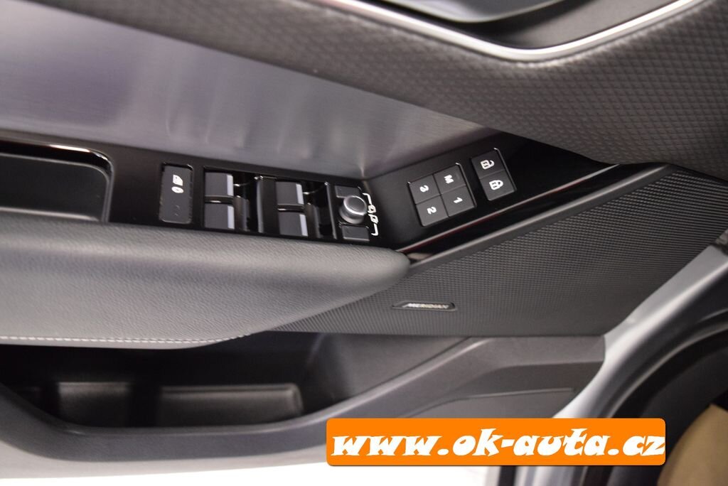 Land Rover Range Rover Velar SUV 2,0 l 150 kw