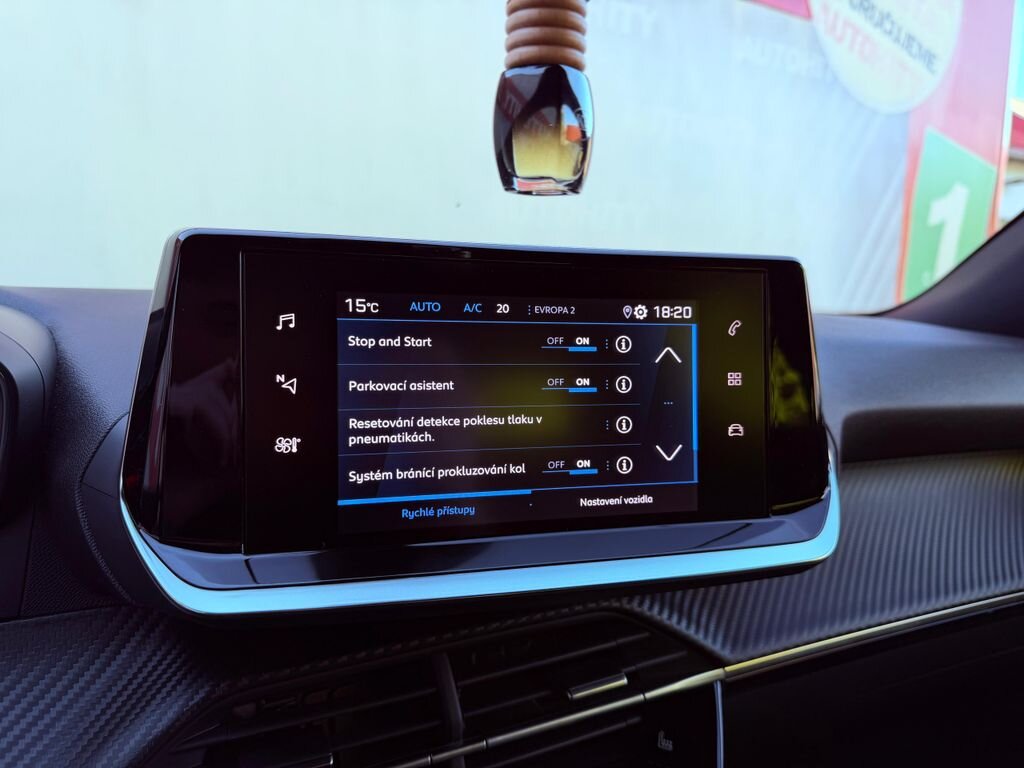 Peugeot 2008 Hatchback 1,2 l 74 kw