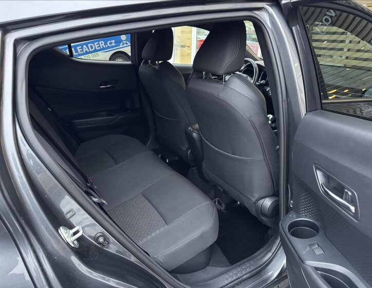 Toyota C-HR Hatchback 1,8 l 72 kw