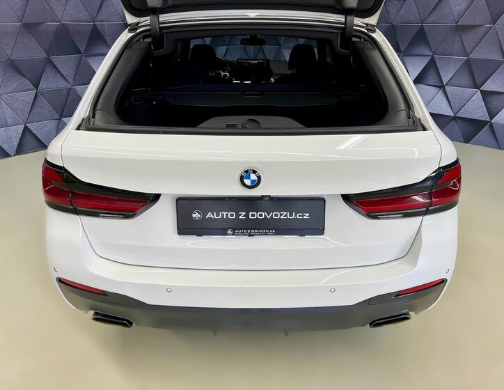 BMW Řada 5 Kombi 3,0 l 210 kw