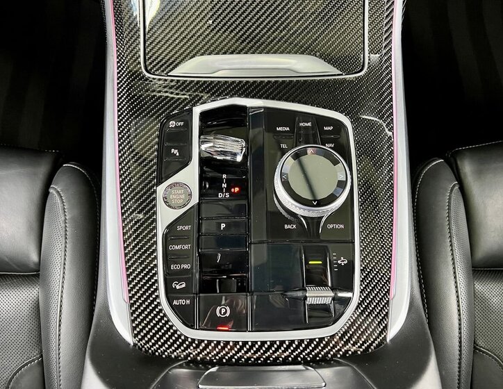 BMW X7 SUV / Terénní 4,4 l 390 kw