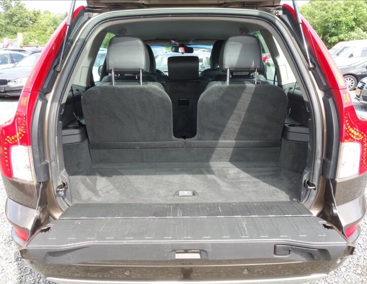 Volvo XC90 SUV 2,4 l 147 kw