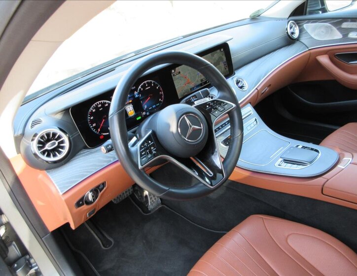 Mercedes-Benz CLS Sedan 3,0 l 270 kw