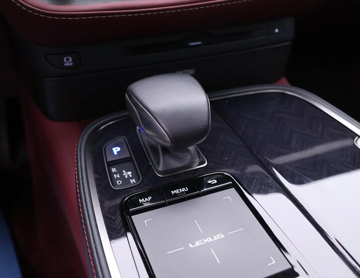 Lexus LS 500h Sedan / Limuzína 3,5 l 220 kw