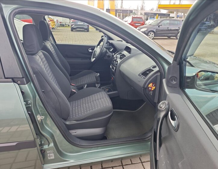Renault Mégane Sedan / Limuzína 1,4 l 72 kw