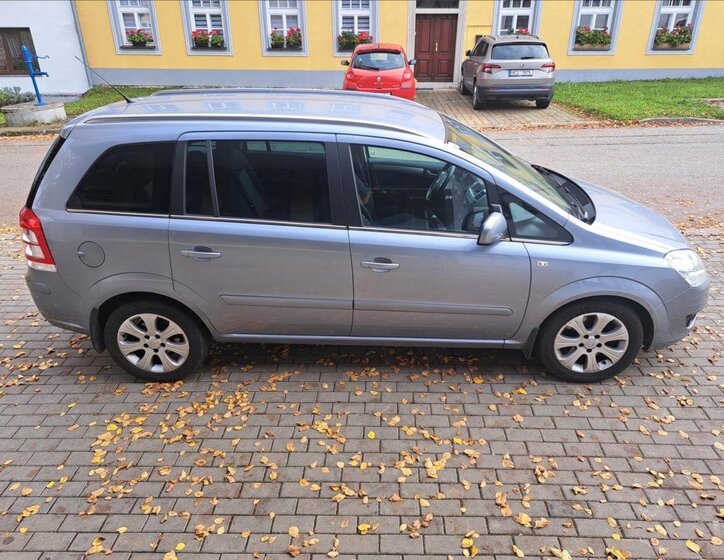 Opel Zafira Kombi 1,7 l 81 kw