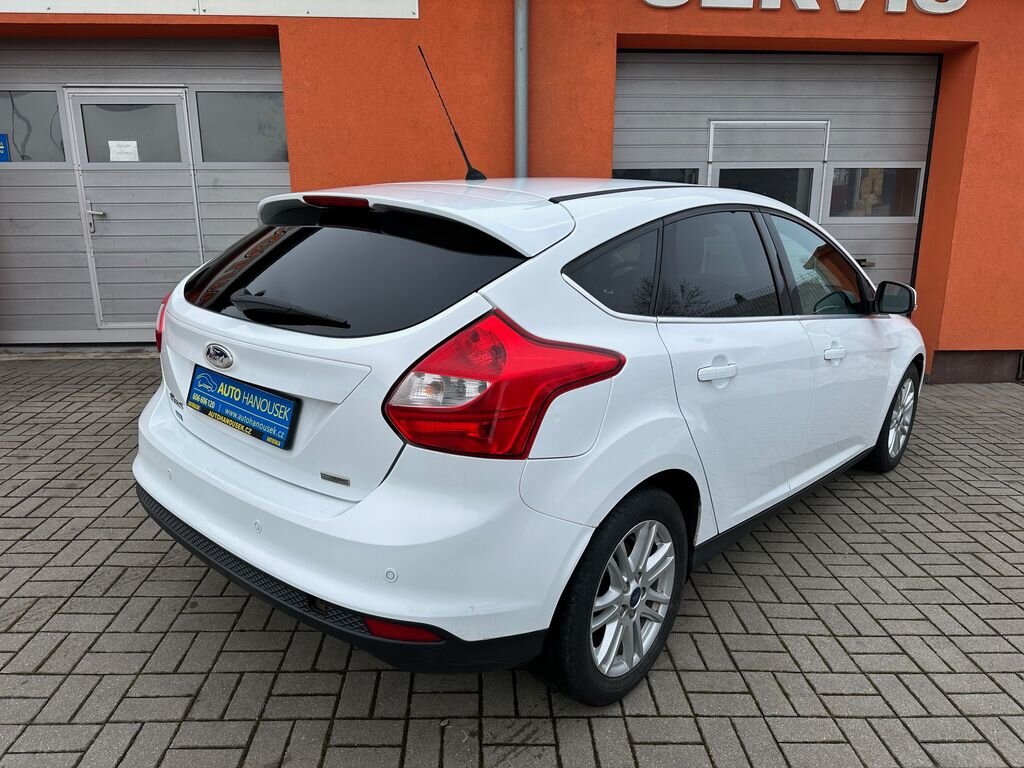 Ford Focus Hatchback 998,0 92 kw