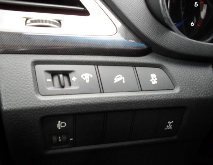 Hyundai Santa Fe SUV / Terénní 2,2 l 145 kw