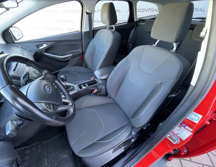 Ford Focus Kombi 999,0 92 kw