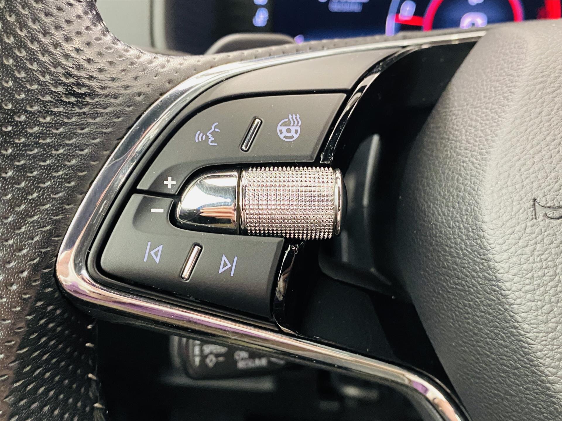 Škoda Karoq SUV / Terénní 1,5 l 110 kw