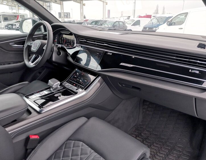 Audi Q8 SUV 3,0 l 250 kw