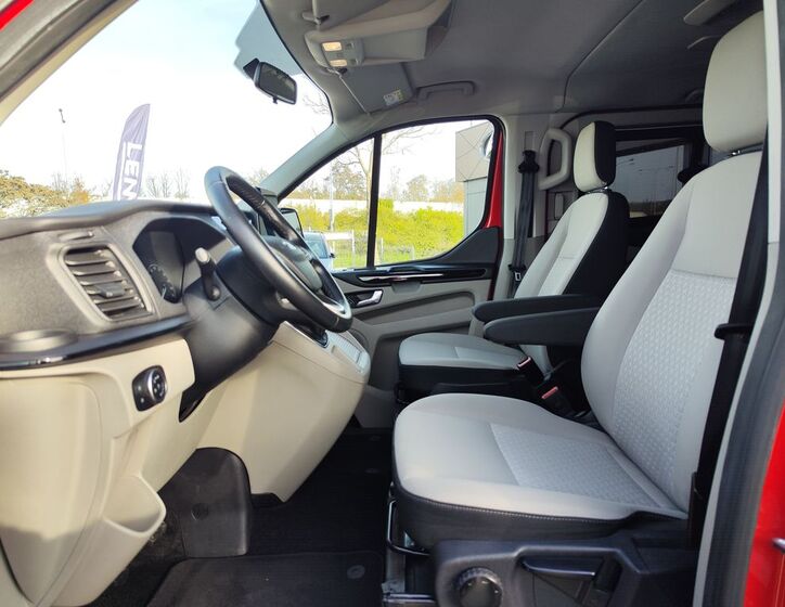 Ford Tourneo Custom 16