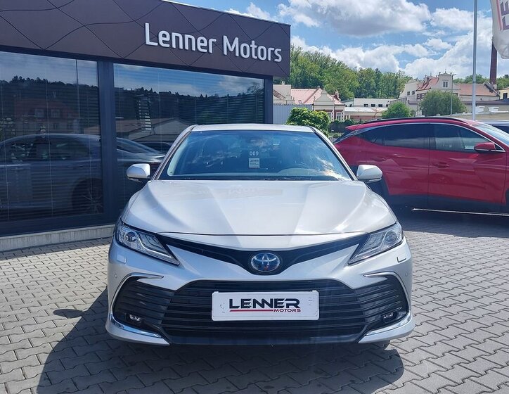 Toyota Camry Sedan / Limuzína 2,5 l 160 kw