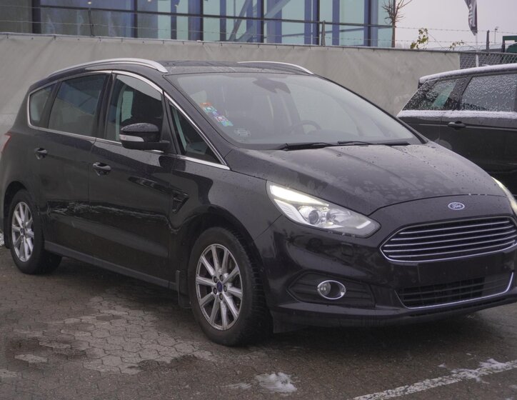 Ford S-MAX 1