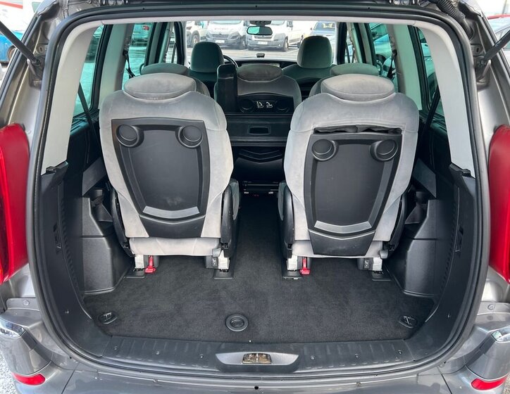 Peugeot 807 MPV 2,0 l 120 kw