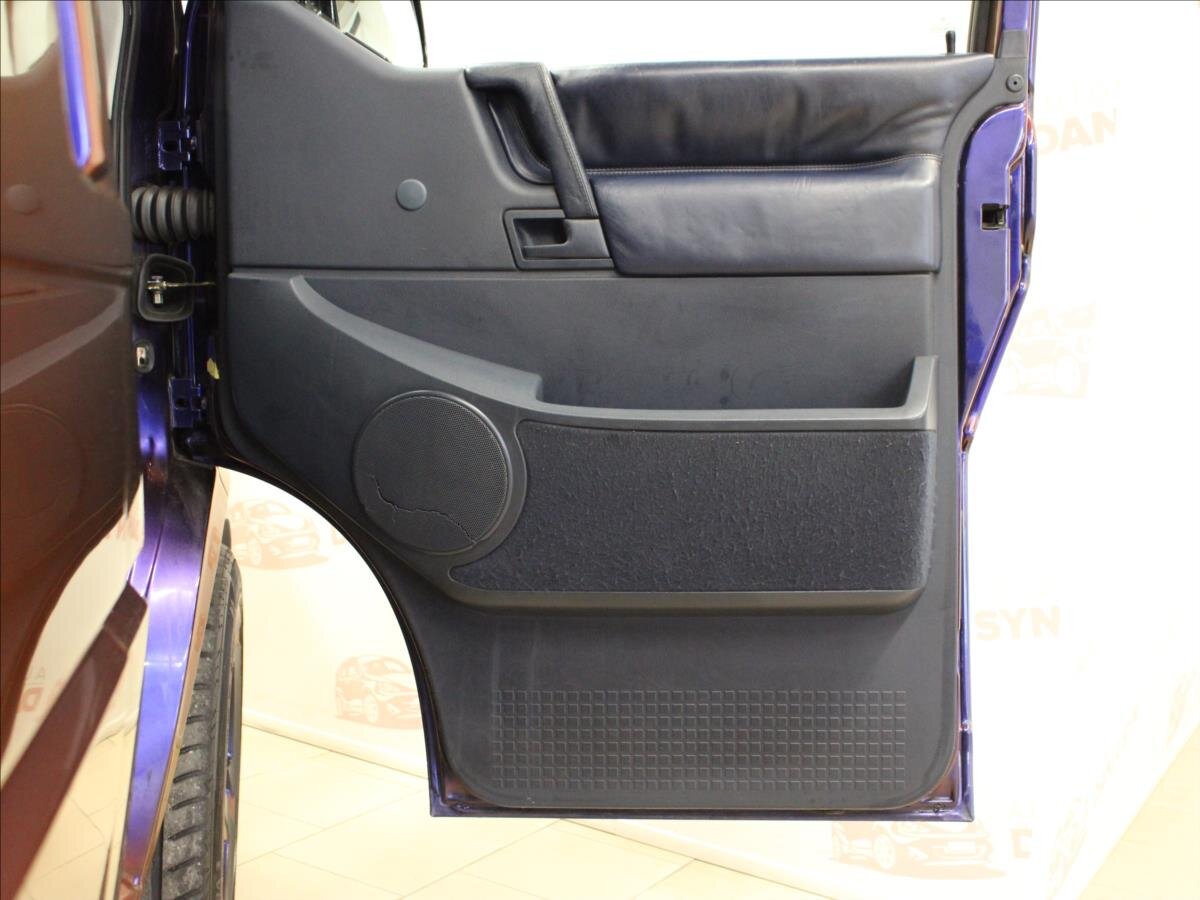 Volkswagen Caravelle Kombi 2,5 l 111 kw