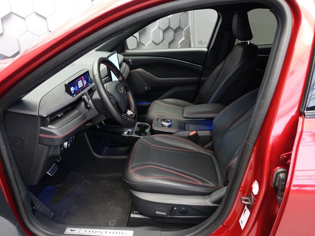 Ford Mustang Mach-E SUV 0,0 198 kw