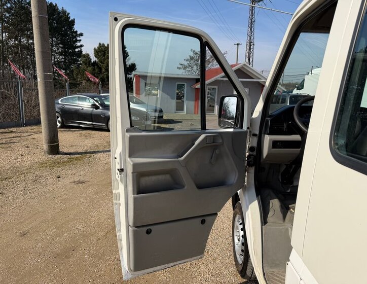 Volkswagen LT Skříň 2,5 l 70 kw