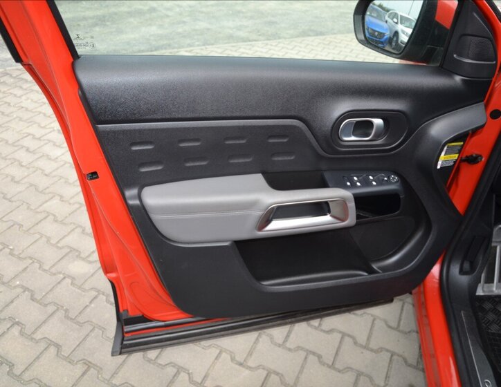 Citroën C5 Aircross SUV / Terénní 1,6 l 133 kw