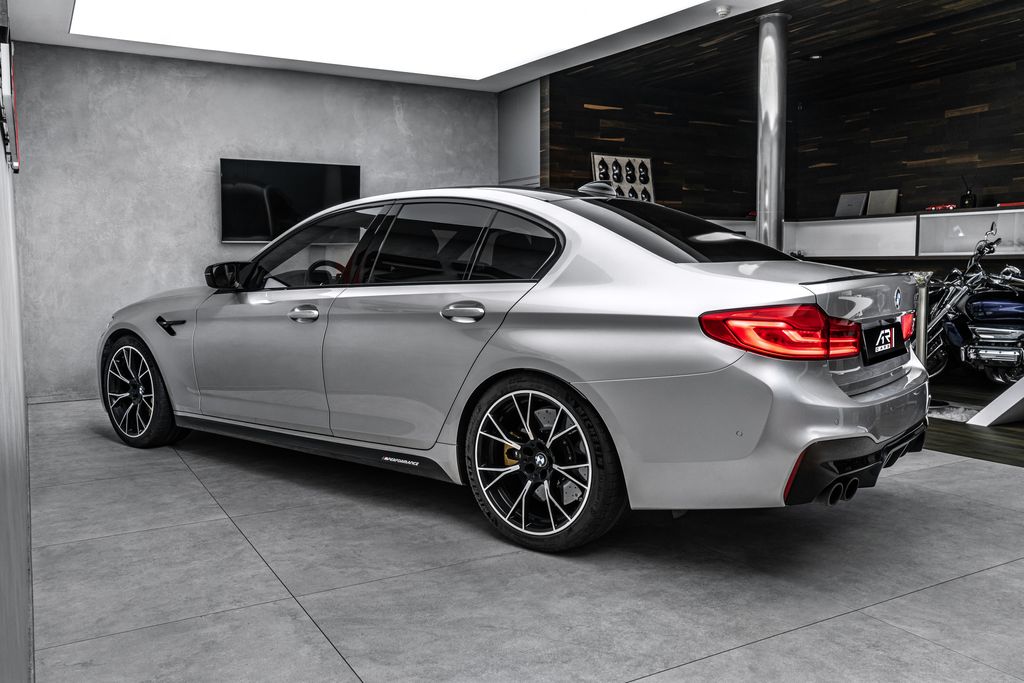 BMW M5