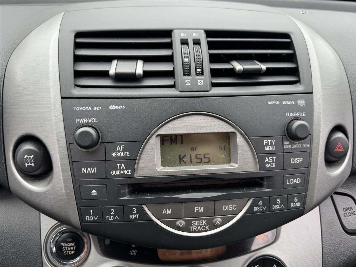 Toyota RAV4 SUV / Terénní 2,2 l 100 kw