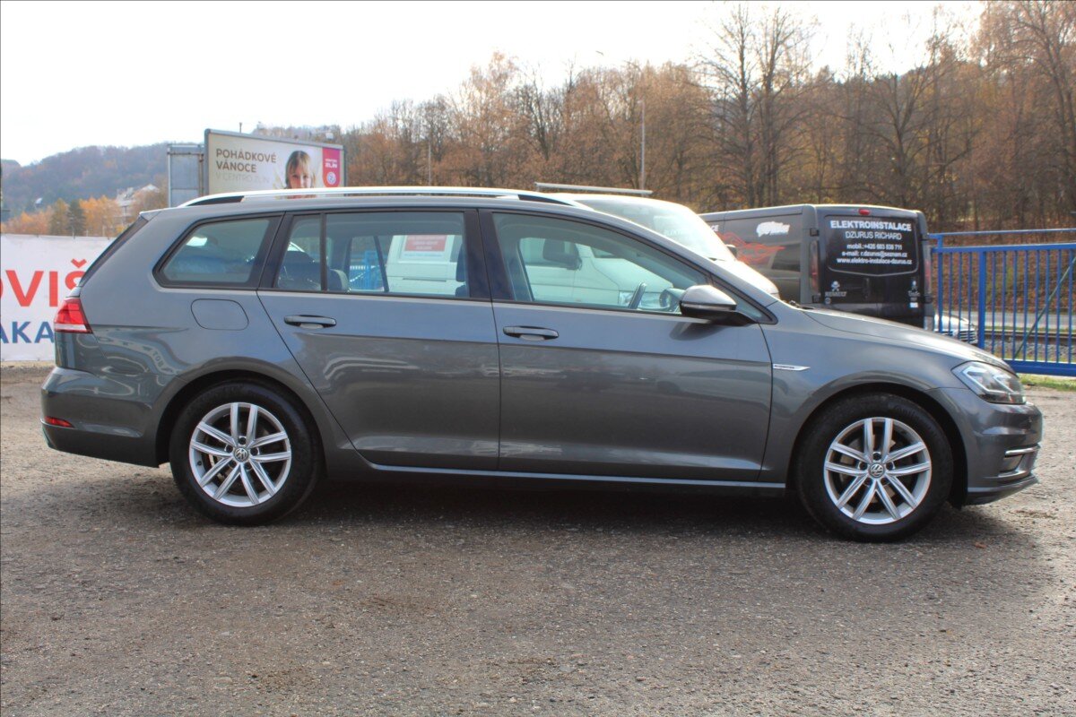 Volkswagen Golf Kombi 1,5 l 96 kw